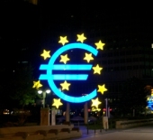 ドイツ・フランクフルトにある欧州中央銀行前広場